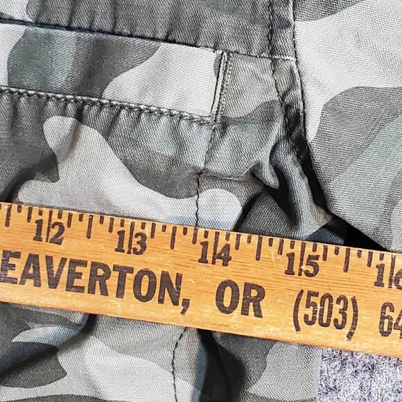 OLD NAVY Women’s Army Camo Flag Utility Full Zip Jacket Flap pockets Sz XS Small - Picture 9 of 13